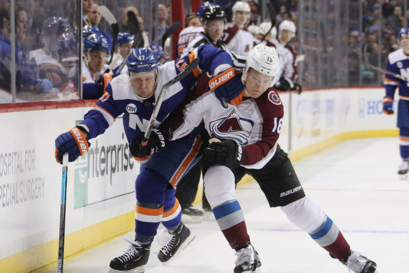 Avalanche's Dominant Performance Ends Islanders' Winning Streak