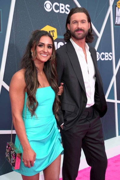 Riley Green Girlfriend: The Latest Rumors and Speculations