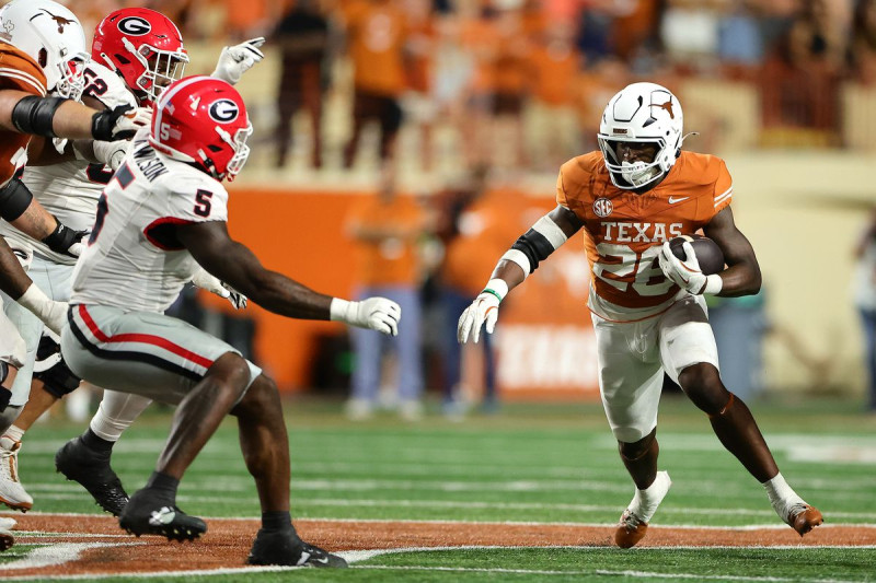 Georgia Bulldogs Dominate Texas Longhorns in Thrilling SEC Clash