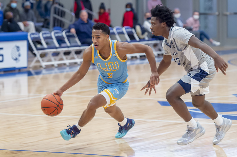 Arizona's Dominance Faces Early Test