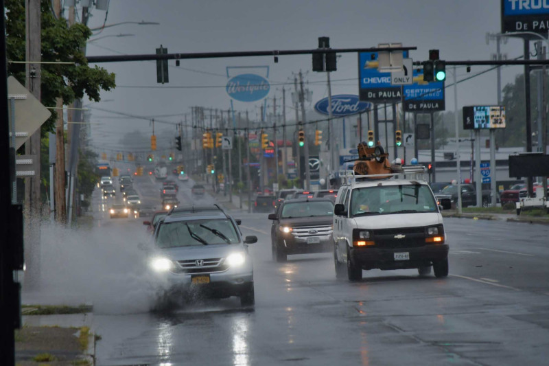 Weather in New York: Storms and Sunshine, 2026