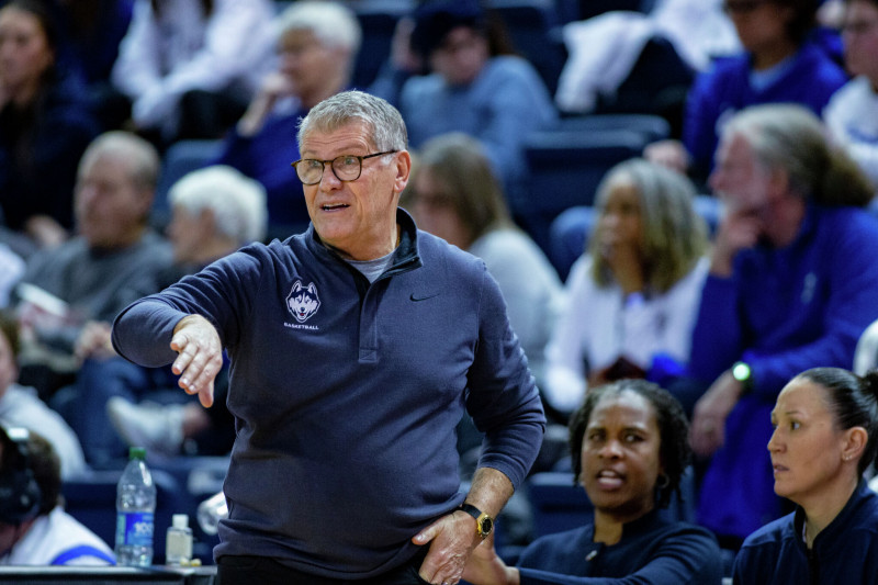 Geno Apology: Navigating Controversy in UConn’s Basketball Realm