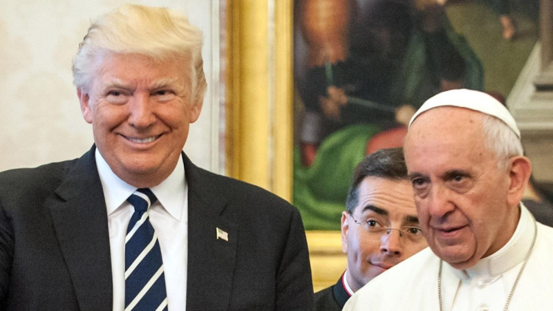 Trump’s “Pope” Photo Sparks Outrage-What Really Happened?
