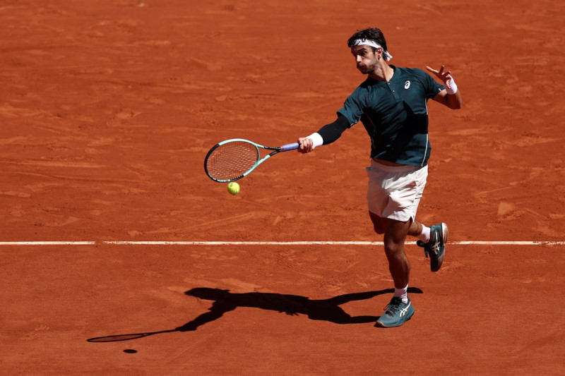 Lorenzo Musetti’s Comeback Leaves Roland-Garros Crowd Stunned—How Did He Turn It Around?
