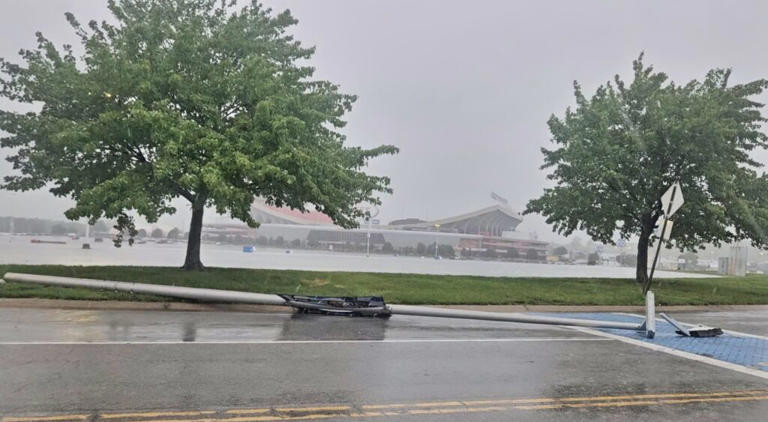 Tornado Strikes Near Arrowhead Stadium—What Really Happened in Kansas City?