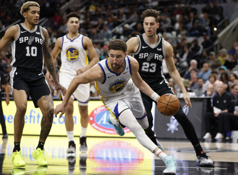 Jalen Williams Shines as Golden State Warriors Edge San Antonio Spurs