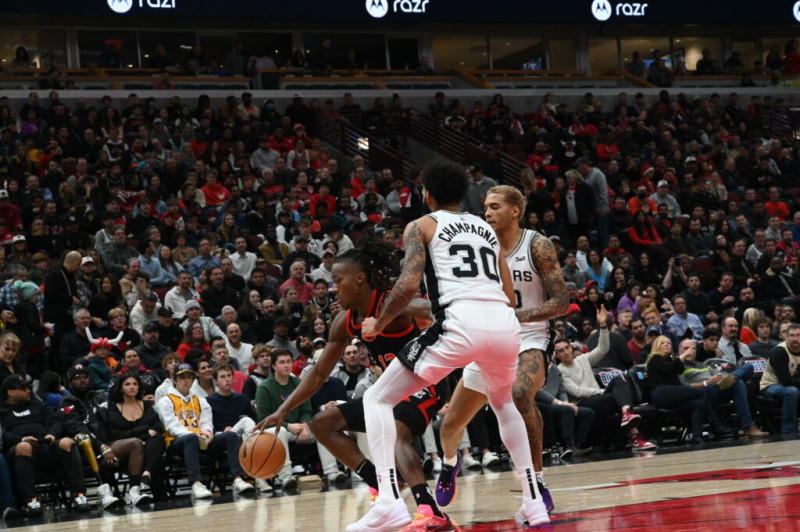 Spurs Edge Bulls in Nail-Biter: Wembanyama's 38 Points Seal Third Straight Win
