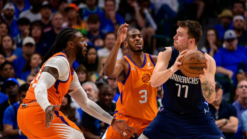 The Suns and Mavericks Clash in a High-Stakes Battle