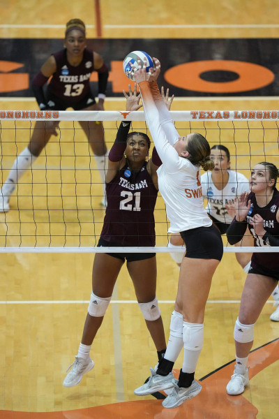 Texas Volleyball Triumphs Over Texas A&M in Intense SEC Semifinal
