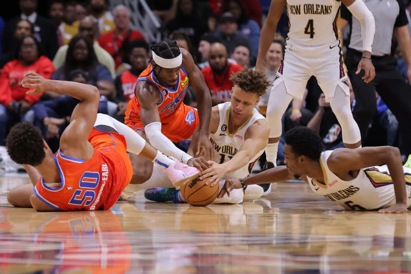 Pelicans Host Thunder in Critical Showdown