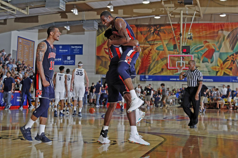 Wildcats Continue Dominance: Arizona Crushes Auburn 97-68 in Blowout Victory