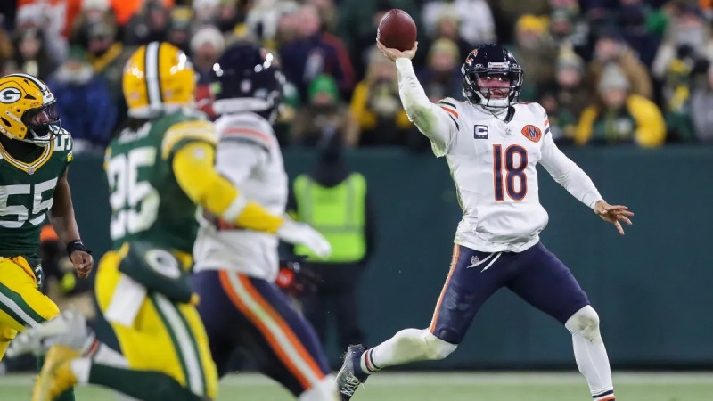 Packers Edge Out Bears in Thrilling NFC North Showdown