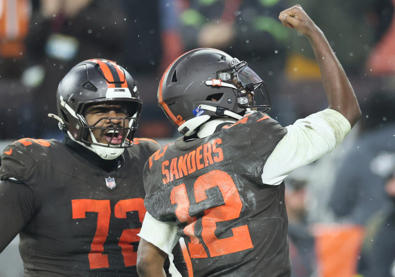 The Battle of the Frost: Cleveland Browns vs. Chicago Bears in a Frozen Showdown