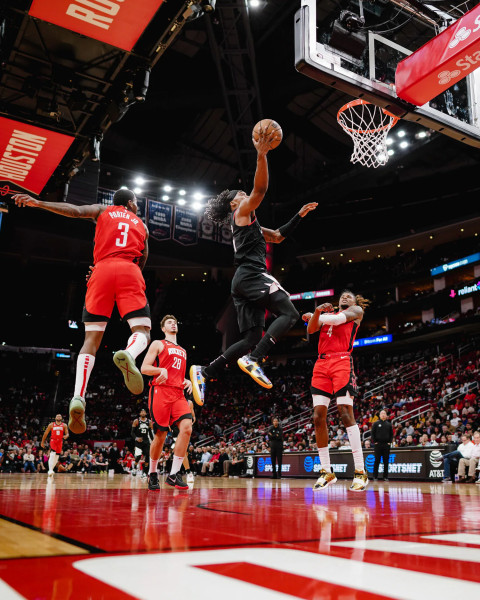 Clippers Take on Rockets in High-Stakes NBA Showdown