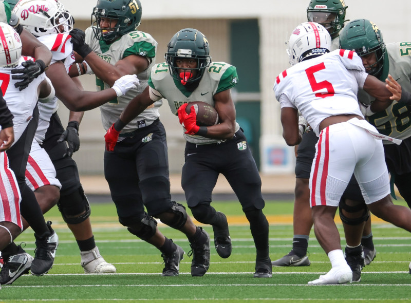 DeSoto Eagles Triumph in Thrilling Texas Showdown