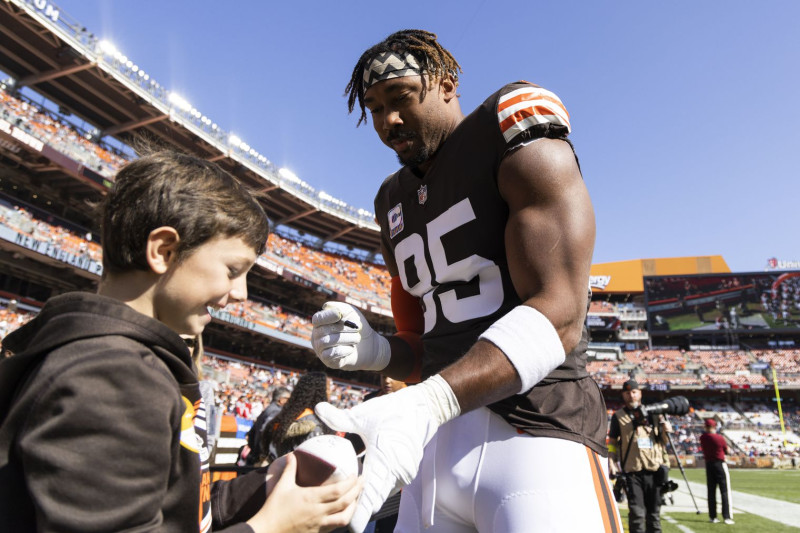 Myles Garrett's Record Chase Hits a Snag in Browns' Win Over Steelers