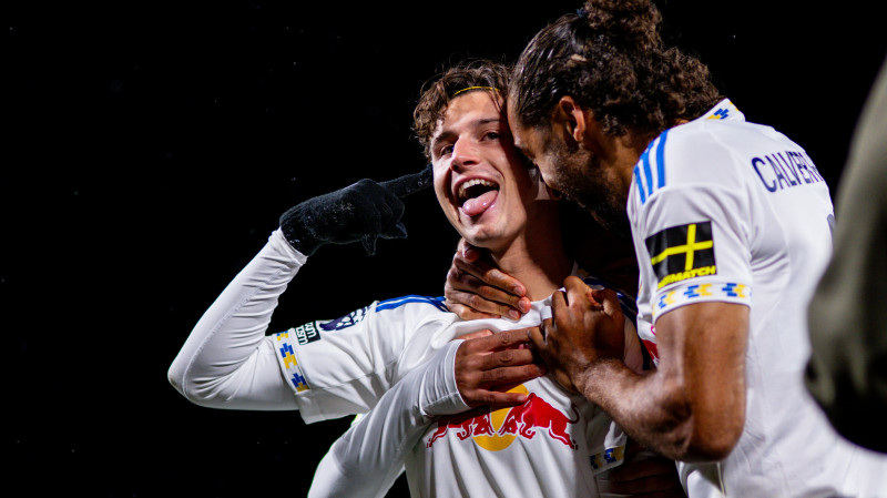 Dominic Calvert-Lewin: A Striking Force for Leeds United