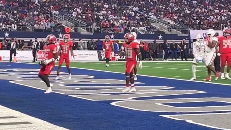 North Shore Edges Out Duncanville in Thrilling State Championship Matchup