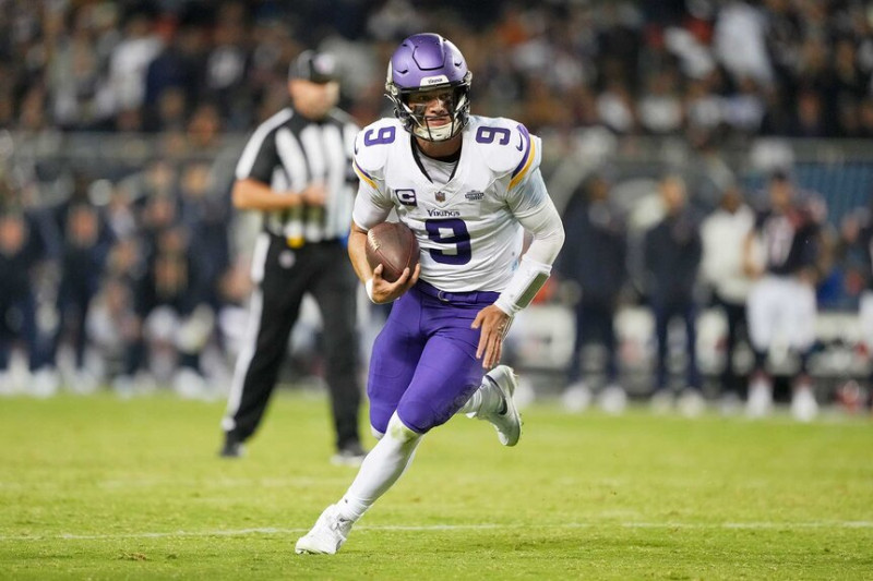 JJ McCarthy's Impact on the Vikings' Battle Against the Cowboys