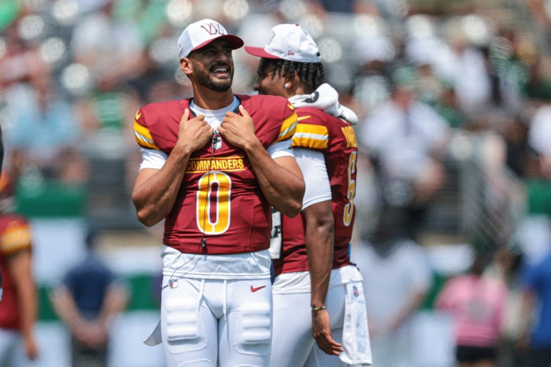 Josh Johnson Steps Up for Injured Marcus Mariota