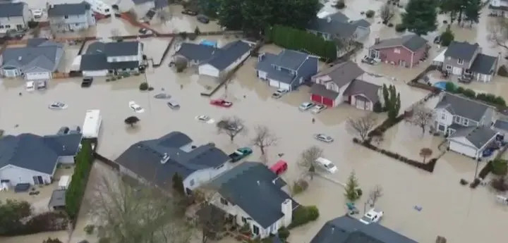 Evacuations in Pacific, Washington: The White River Levee Crisis