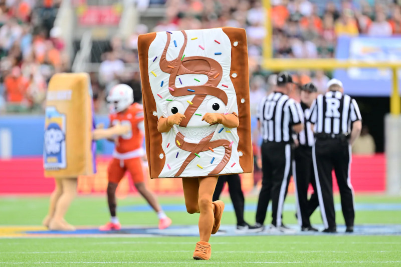 BYU vs. Georgia Tech in the 2025 Pop-Tarts Bowl