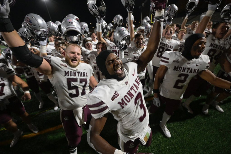 South Dakota State Jackrabbits Clash with Montana Grizzlies in FCS Playoffs