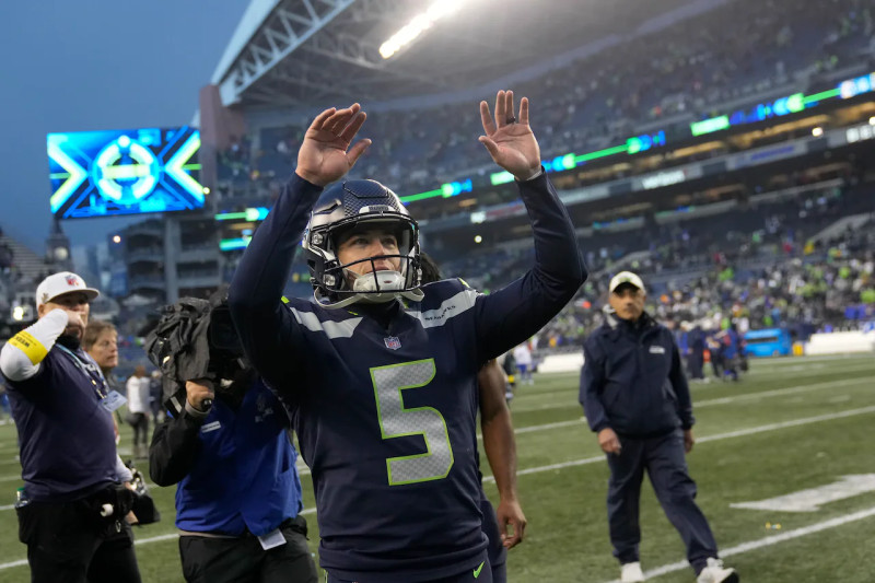 Seahawks Secure Thrilling Overtime Victory over Rams in NFC Showdown