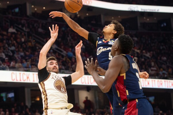 Warriors vs Cavaliers: A Thrilling Showdown