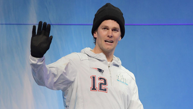 Tom Brady's Single Glove: Style or Strategy?