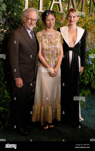 Chloé Zhao's Visionary Direction in 'Hamnet' Shines Bright