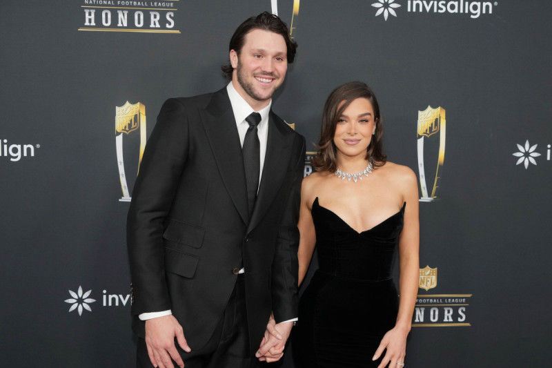 The Inspiring Love Story: Josh Allen and Hailee Steinfeld