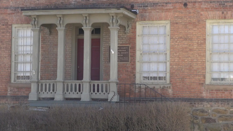 Vandalism at JD Vance's Home: The Case of William DeFoor