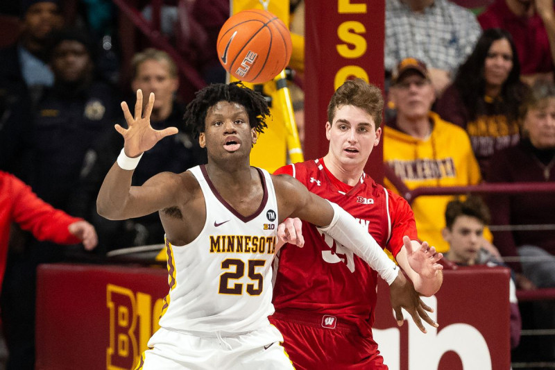 Wisconsin Badgers Secure Dominant Victory over Minnesota Golden Gophers