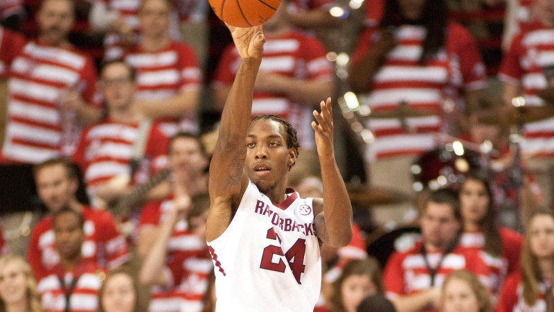 Calipari Coach: Arkansas Razorbacks Clash with High Point Panthers