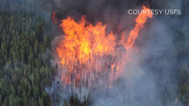 Colorado Blazes: Wildfires Threaten Neighboring Nebraska and Denver