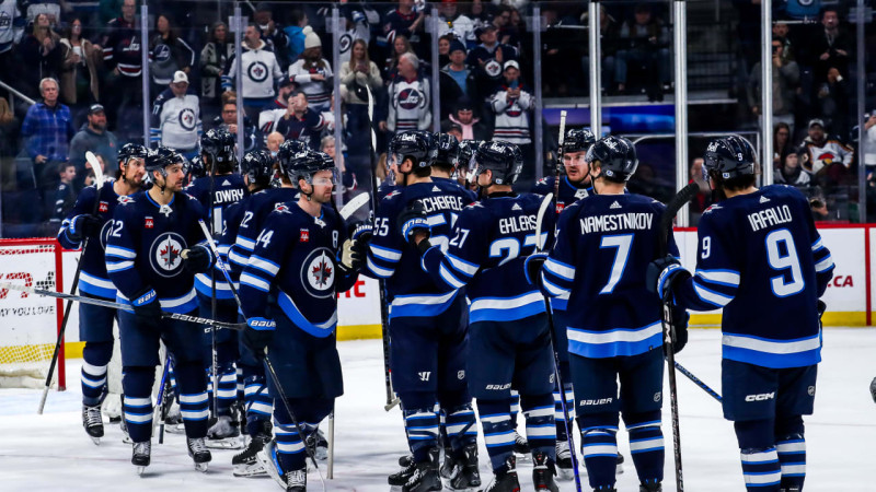 Jets vs Avalanche: A Clash of Hockey Titans