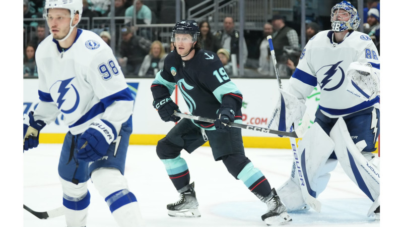 Tampa Bay Lightning Prevails in Tense Showdown with Seattle Kraken