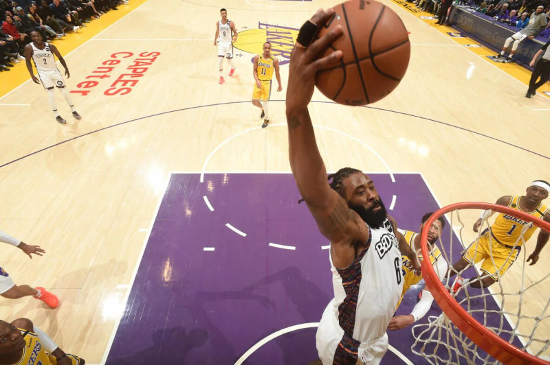 Brooklyn Nets Clash with Los Angeles Lakers