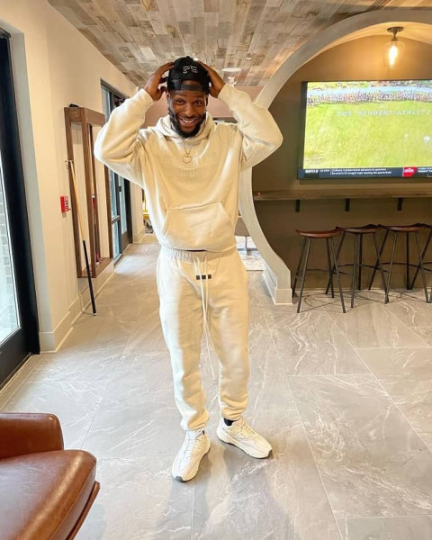 Le'Veon Bell's Unexpected Pregnancy Comments Spark Controversy