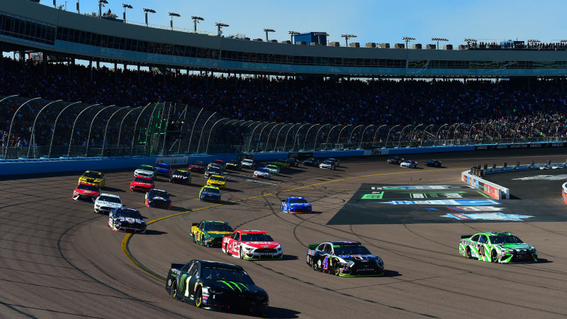 NASCAR's Straight Talk Wireless 500: Today's Exciting Race at Phoenix Raceway