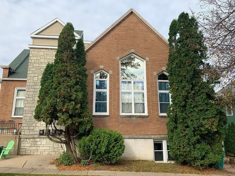 Science Fiction’s Siren Call: The End of Oak Street Movie Trailer Teases a Strange New World