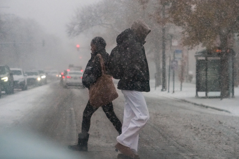 Paris Bracing for Major Snow Storm as Temperatures Plunge