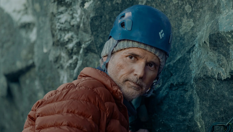 Netflix's Apex: An Action-Packed Thriller Set in the Australian Wilderness