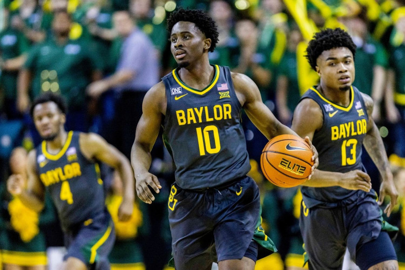 College Basketball Crown: Baylor vs. Minnesota Clash in Quarterfinal Thriller