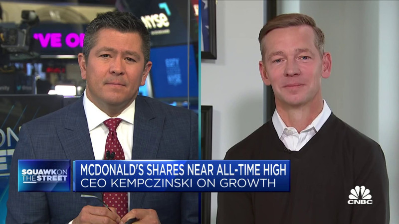 Chris Kempczinski's Controversial Big Arch Burger Bite: Navigating the Social Media Storm