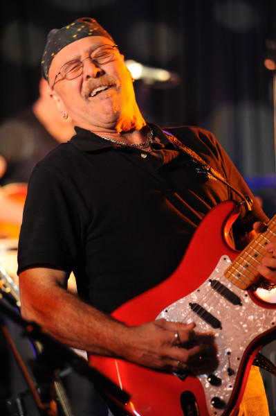 Dave Mason: The Legendary Guitarist and Singer Songwriter