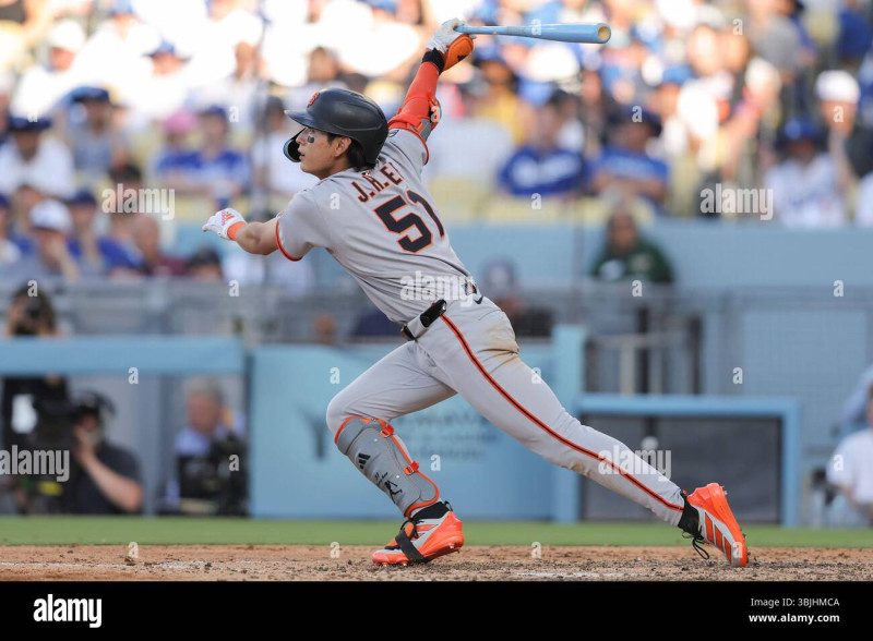 Giants' Injury Scare Overshadows Dicey Dodger Play