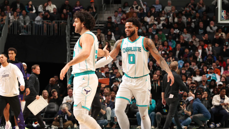Intense Rivalry: Phoenix Suns vs. Charlotte Hornets in the 2026 NBA Season