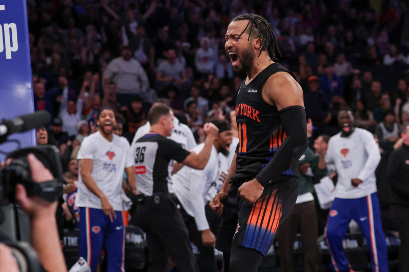 Knicks vs Hawks: A Crucial Game 4 Showdown